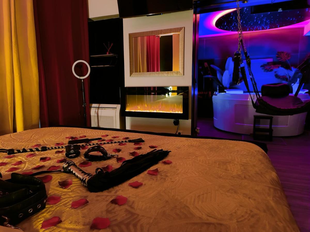 La Loveroom Bdsm De Nice " La Chambre Luxe Des Desirs " Ngoại thất bức ảnh