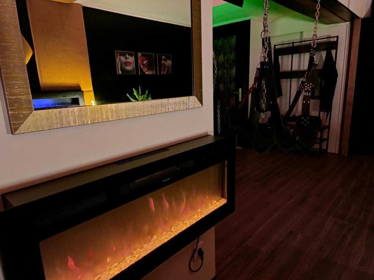 La Loveroom Bdsm De Nice " La Chambre Luxe Des Desirs " Ngoại thất bức ảnh