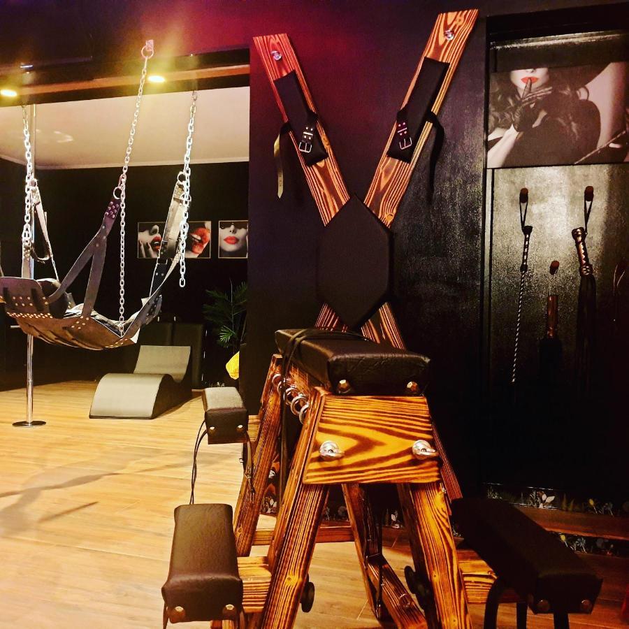 La Loveroom Bdsm De Nice " La Chambre Luxe Des Desirs " Ngoại thất bức ảnh